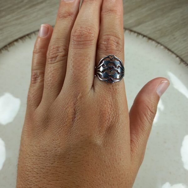 Anillo constelación corazón liso y calado.