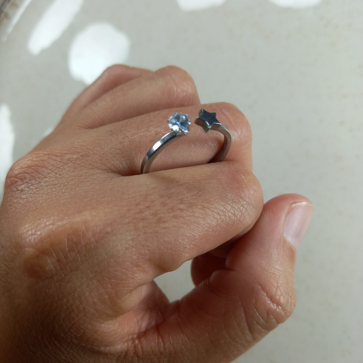 Anillo forma estrella y cubics. - Imagen 3