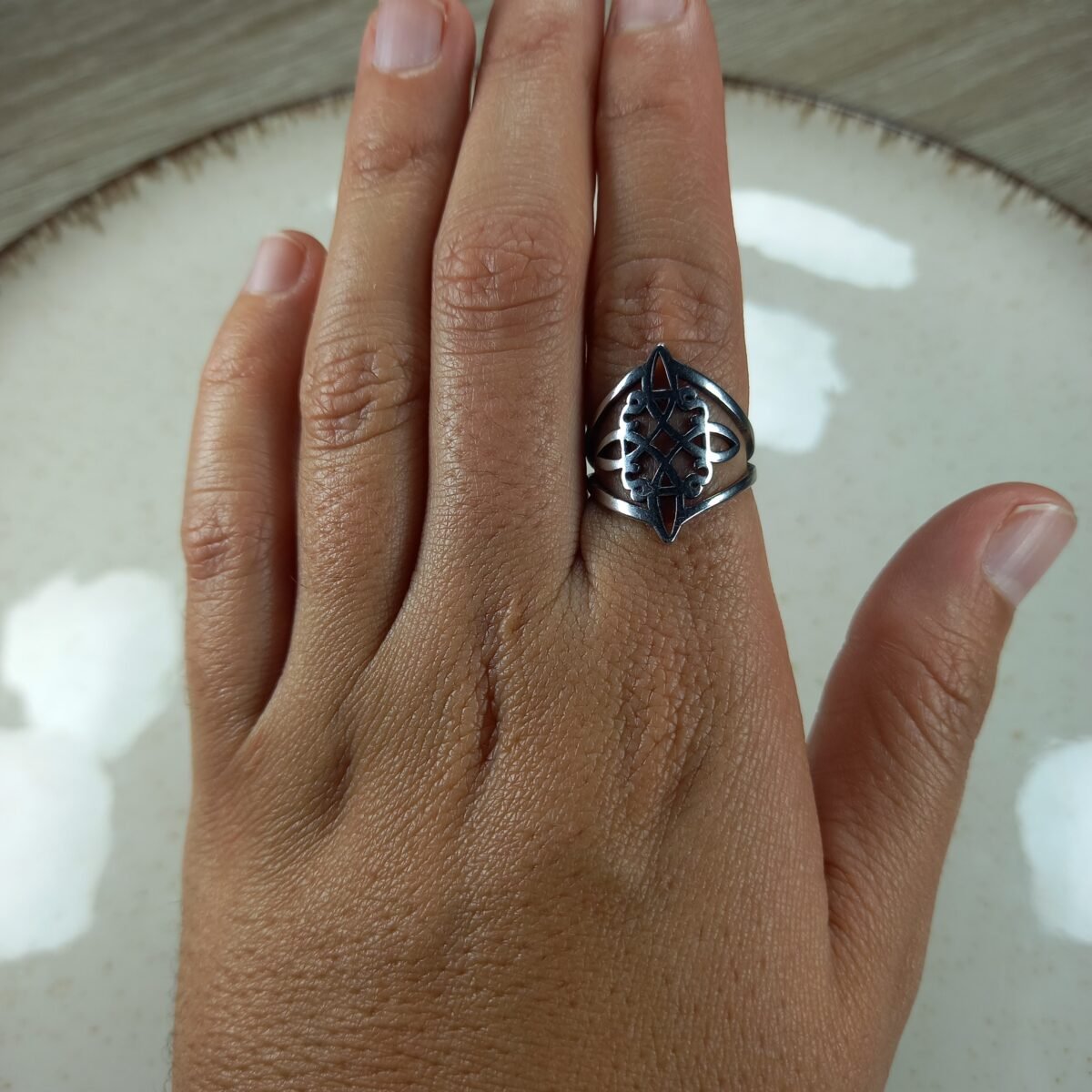 Anillo - Nudo de brujas.