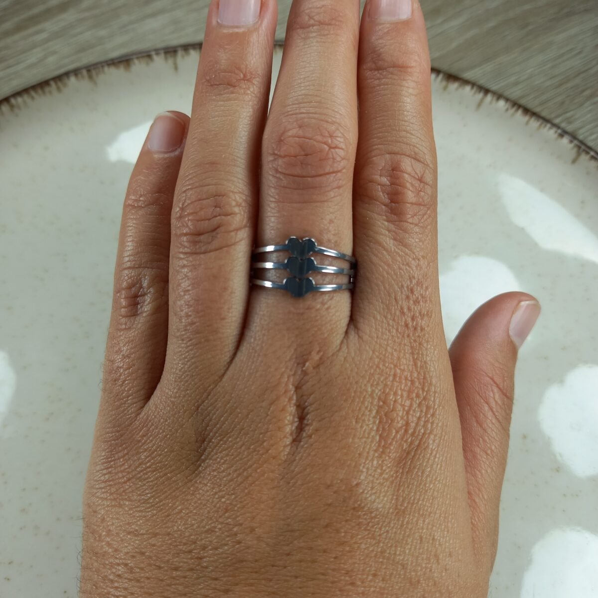 Anillo - Triple líneas corazon liso.
