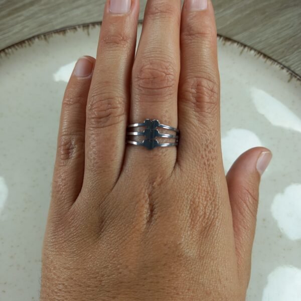 Anillo - Triple líneas corazon liso.