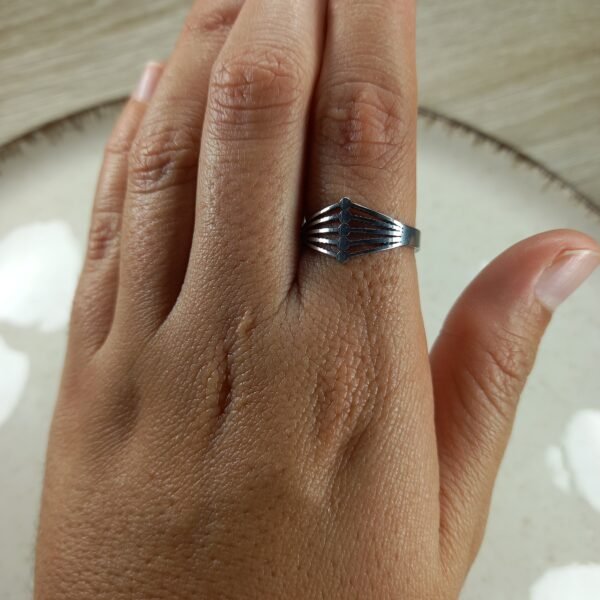 Anillo Cinco Lineas Con Puntitos