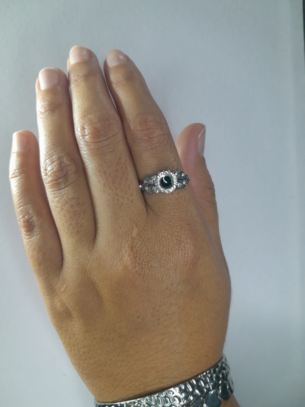 Anillo Bvlgari con Hojas de Strass