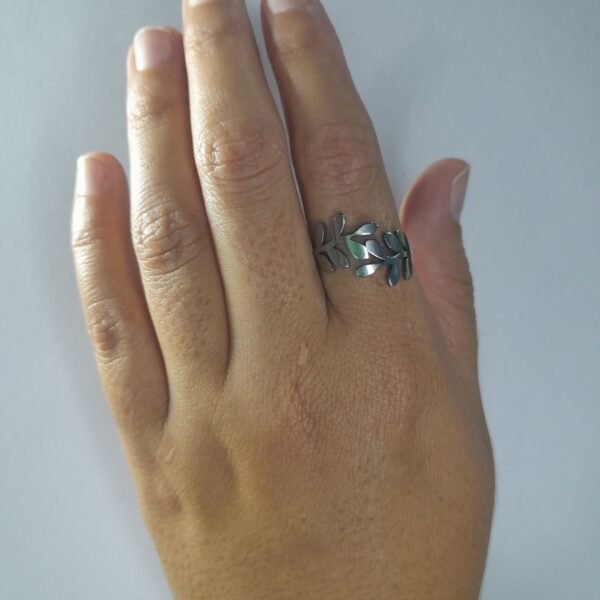 Anillo Laurel Grande Cruzado