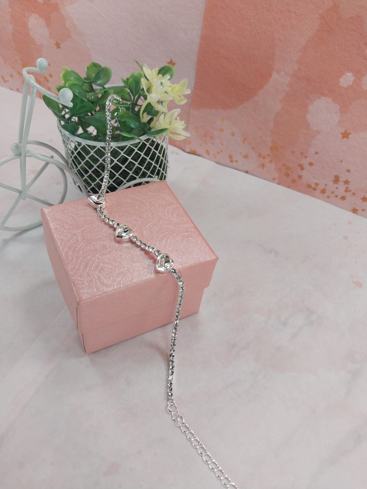 Pulsera piedritas + 3 Corazones
