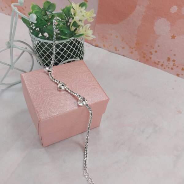Pulsera piedritas + 3 Corazones