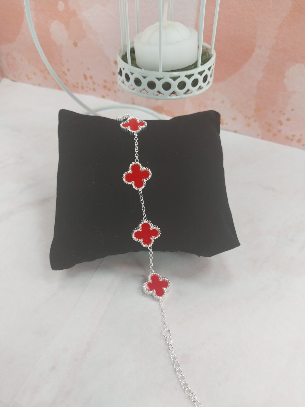 Pulsera con Tréboles Rojo