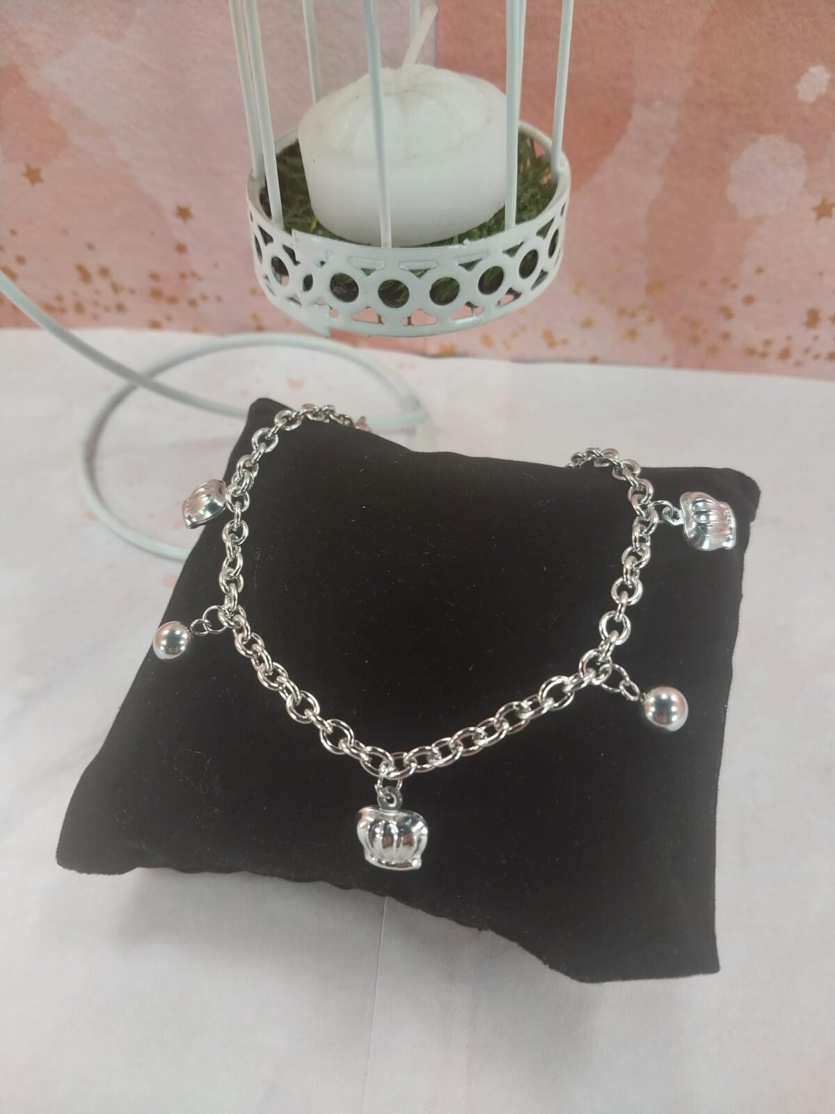 Pulsera con Bolitas + Dije corona Inflada