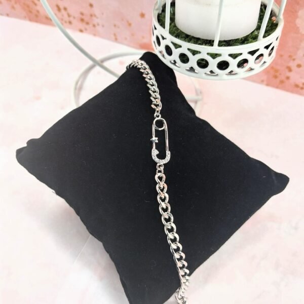 Pulsera Alfiler + Piedritas Blancas