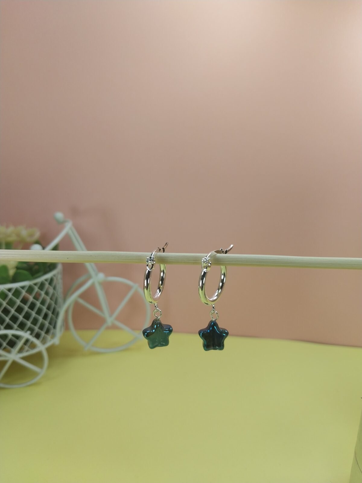 Argollas + Dije Estrella Metalizada Azulada