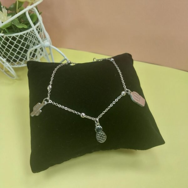 Pulsera con dijes Cactus + piña
