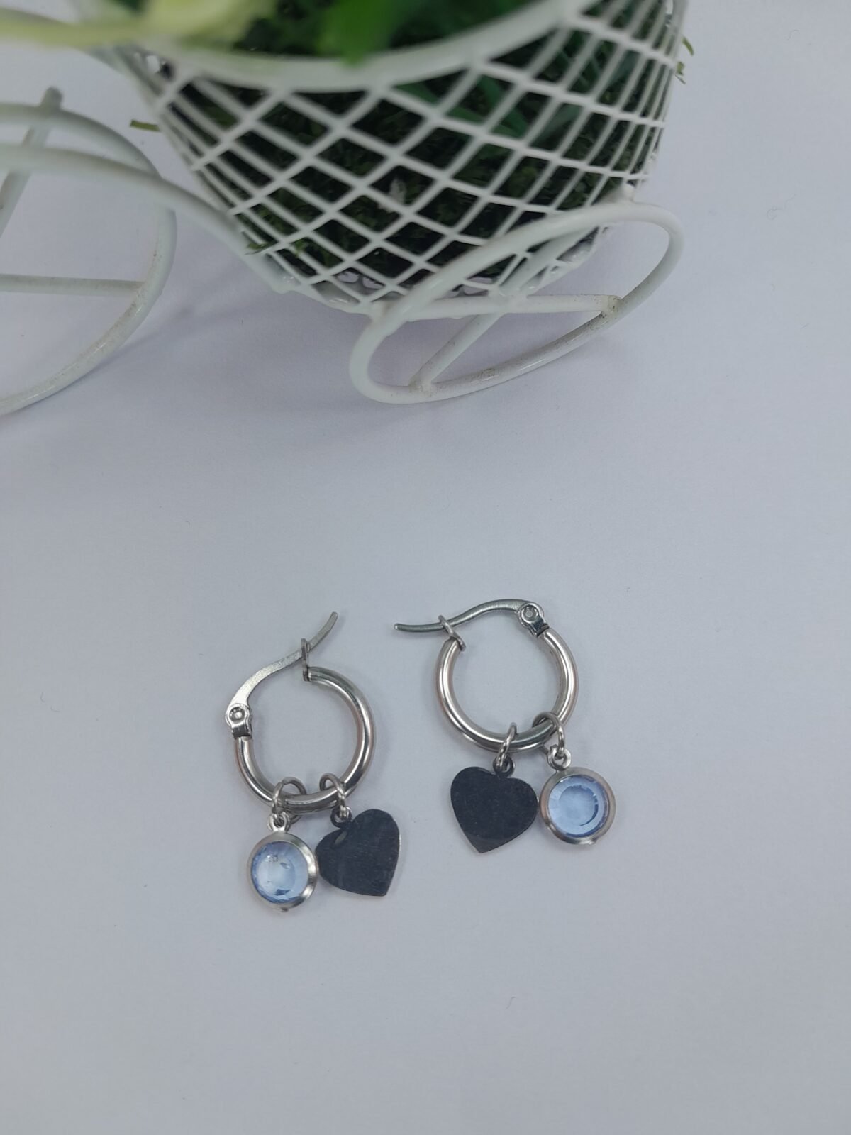 Argolla mini con dije corazón y susano - celeste