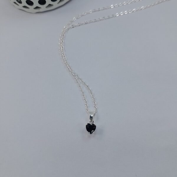Collar Adara Corazón - Negro